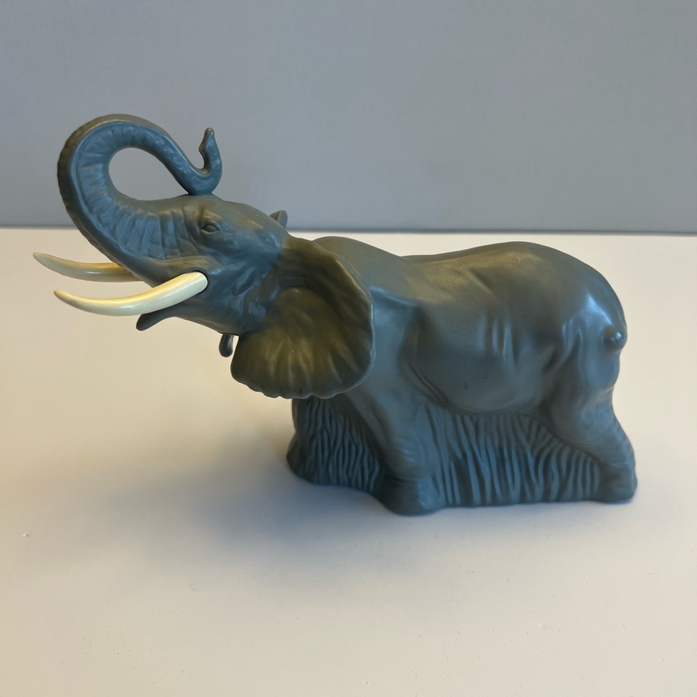 Avon Majestic Gray Elephant After Shave